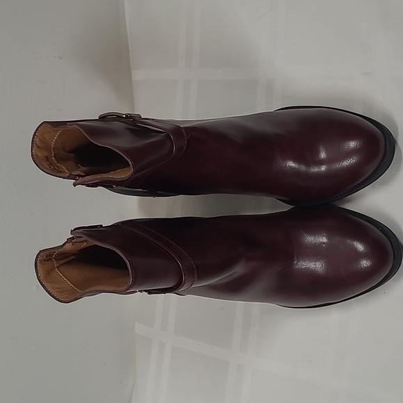 Cloud Walkers Women's Ankle Boot - Picture 2 of 12